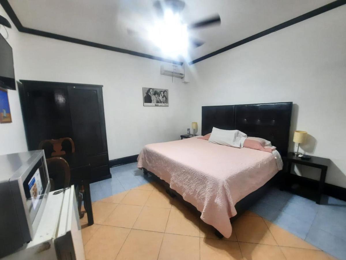Hotel Garcias Suites, Linares Exterior photo