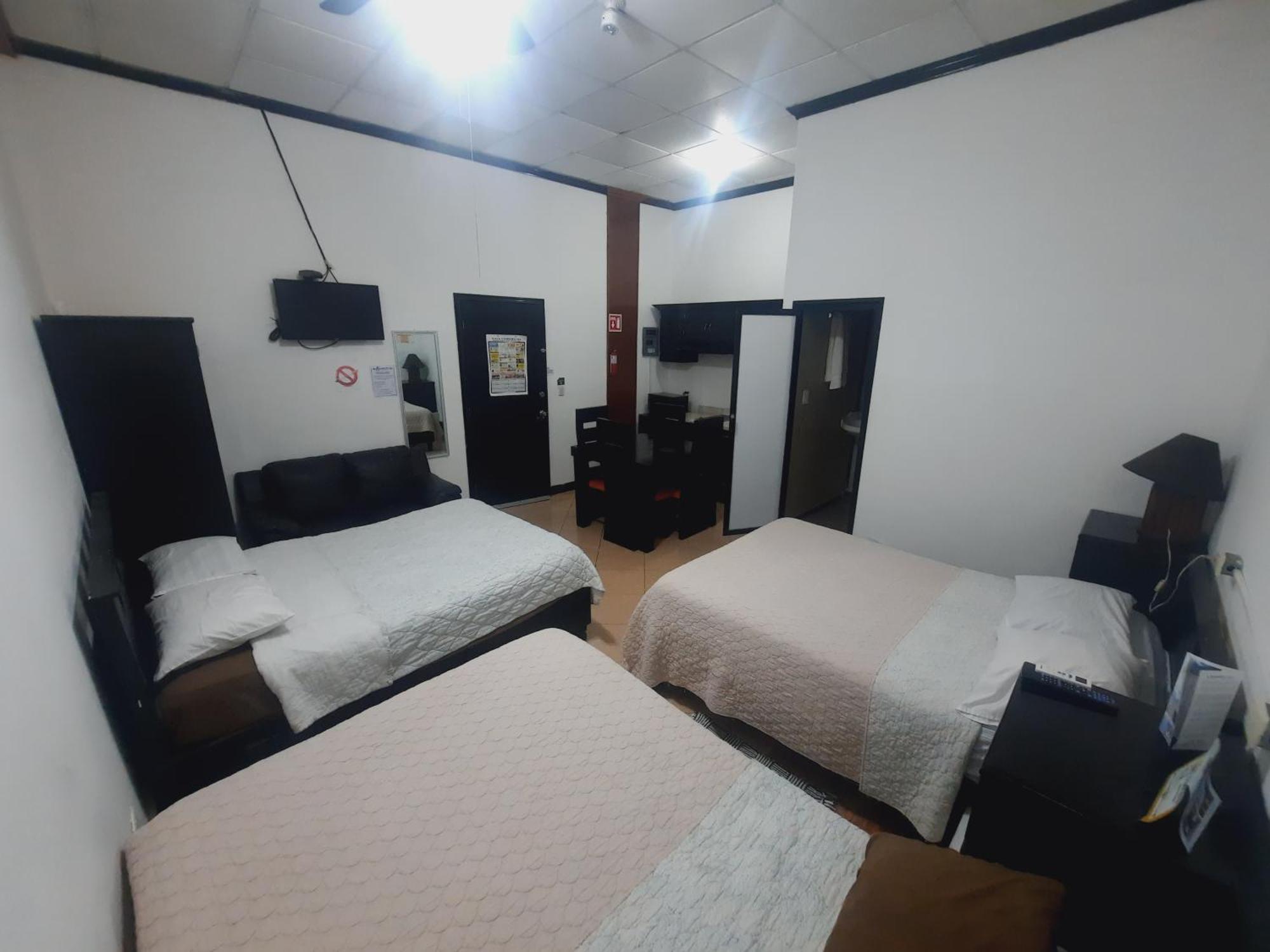 Hotel Garcias Suites, Linares Room photo